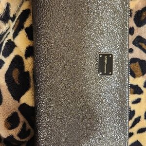 BCBGMaxAzria Shimmering Silver Clutch NEW NO TAG NEVER USED VERY NICE